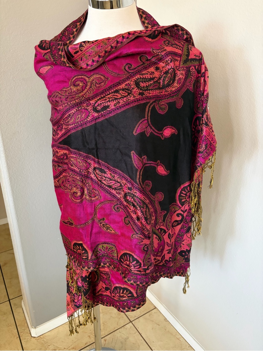 pashmina Pink and Gold Paisley Fringe Wrap